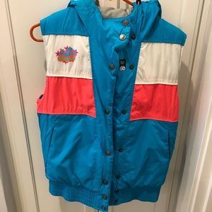 686 retro looking ski snowboard vest